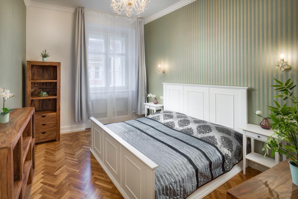 Smetanovo Nabrezi - Riverview Old Town Apartment Prague Ngoại thất bức ảnh
